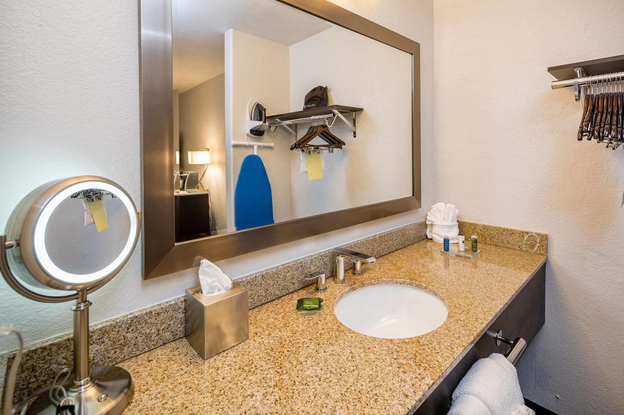 Radisson Hotel Oakland Airport Екстериор снимка