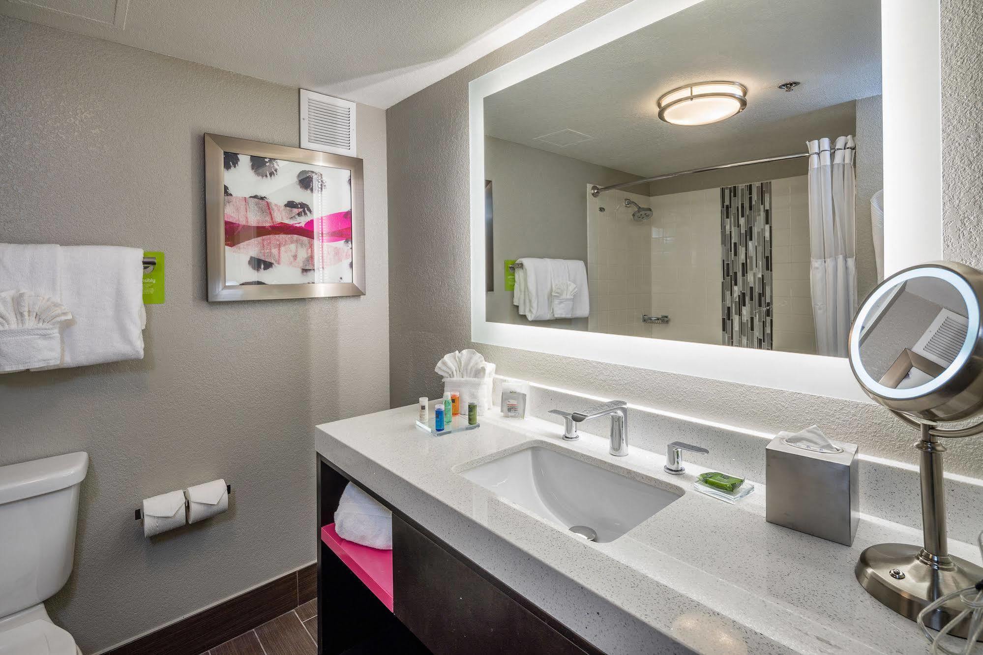 Radisson Hotel Oakland Airport Екстериор снимка