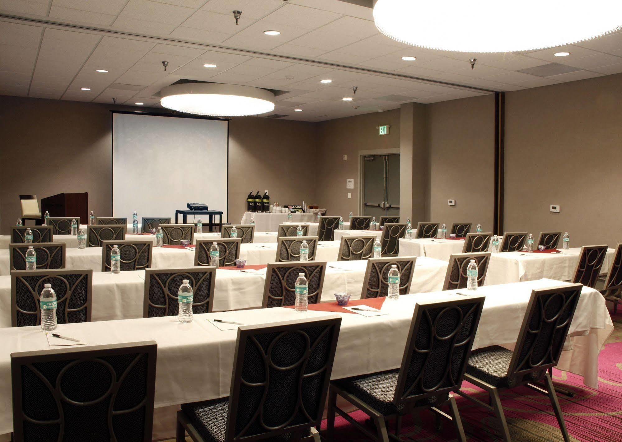 Radisson Hotel Oakland Airport Екстериор снимка