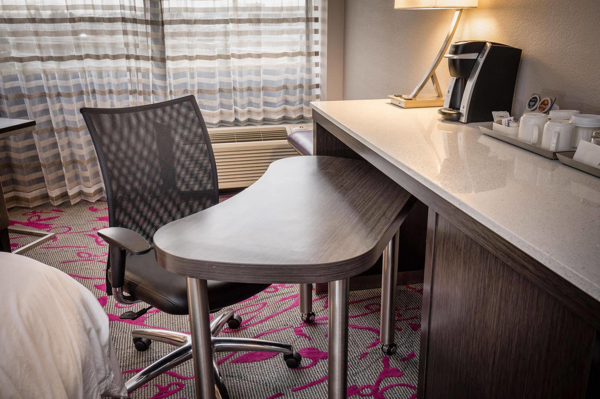 Radisson Hotel Oakland Airport Екстериор снимка