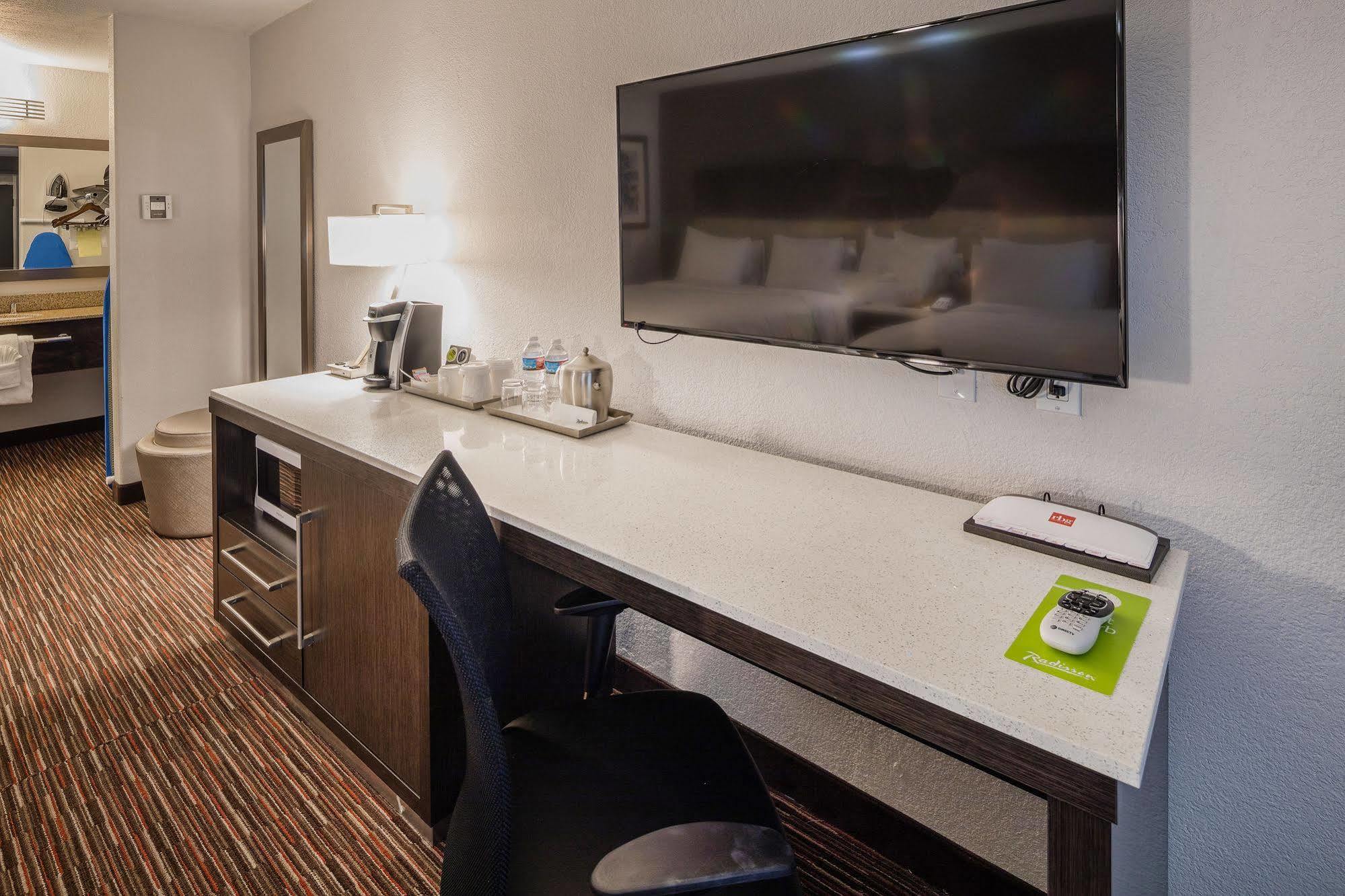 Radisson Hotel Oakland Airport Екстериор снимка